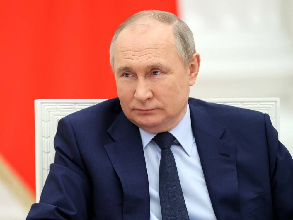 Путин предложил снизить ставку по льготной ипотеке до 9%, а саму программу — продлить до конца года