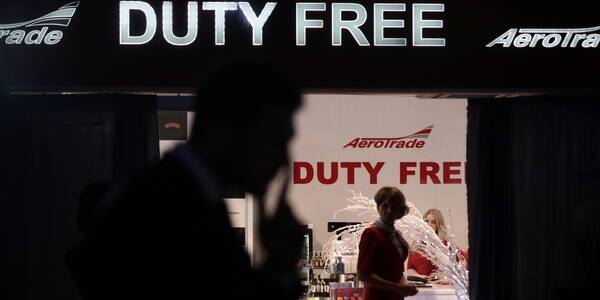 Вылетающим из РФ в страны ЕАЭС хотят разрешить duty free