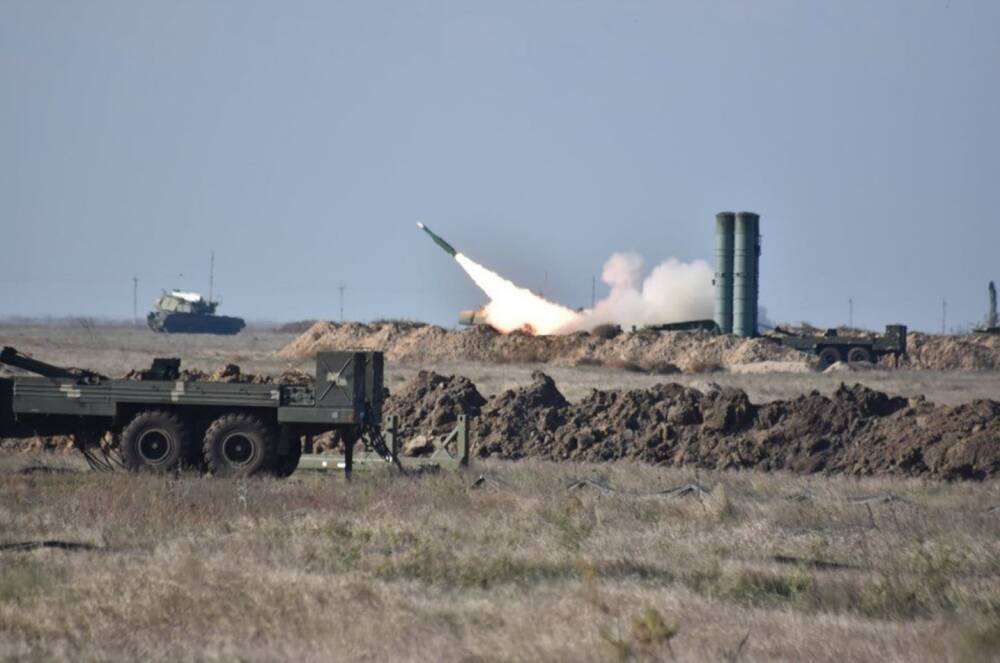 Украина вправе атаковать территорию россии: Британия одобрила возможные удары по военным логистическим центрам орков