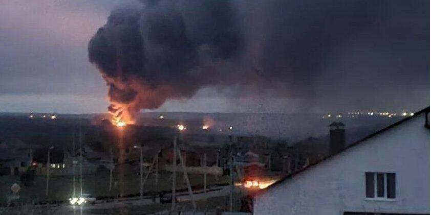 В Белгородской области России загорелся склад боеприпасов. Появилось видео вероятного пожара