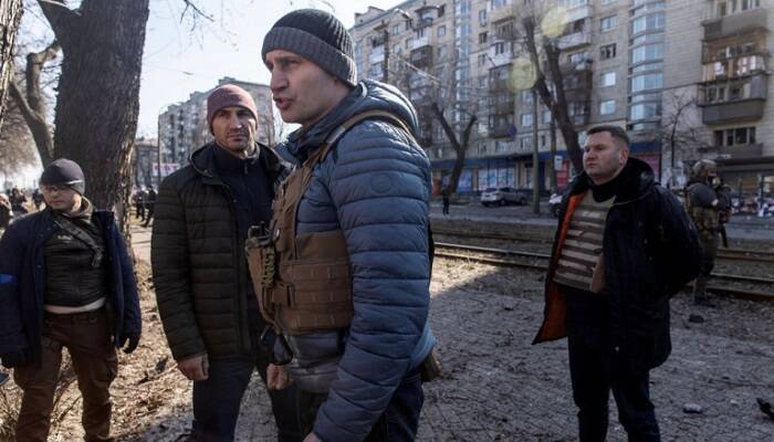 «Настоящий бой». The Ring посвятил новый номер украинским боксерам, защищающим страну