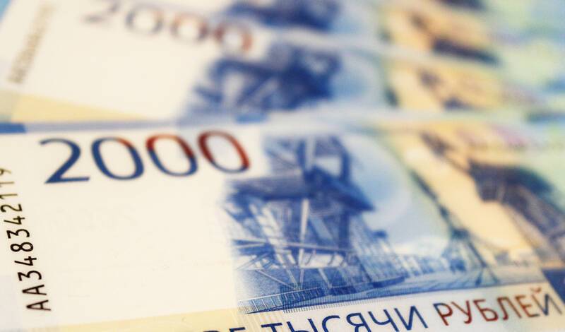 МРОТ в России могут повысить на 1250 рублей