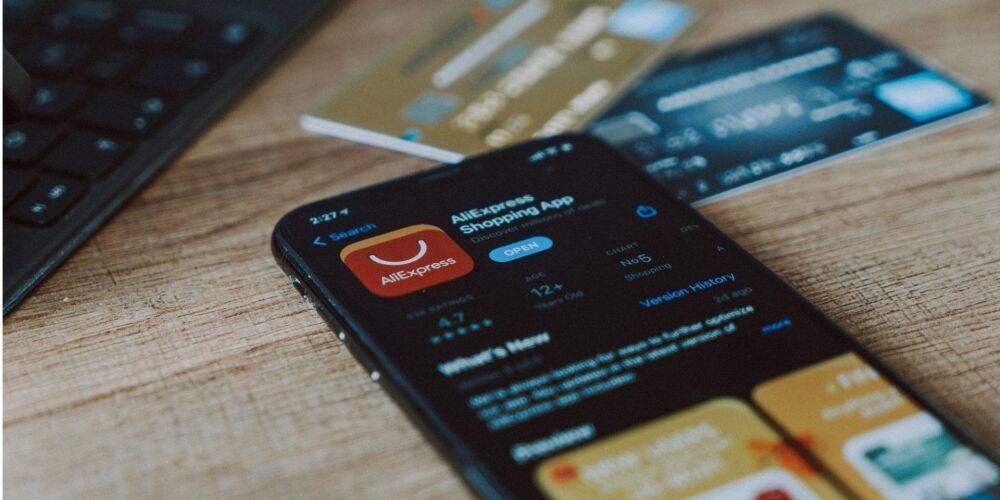 AliExpress массово отменяет уже оплаченные заказы украинцев, у россиян — не принимает оплату картами