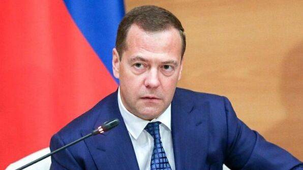Медведев пригрозил судьбой Рейхстага парламенту Германии, который одобрил поставки тяжелого оружия Украине