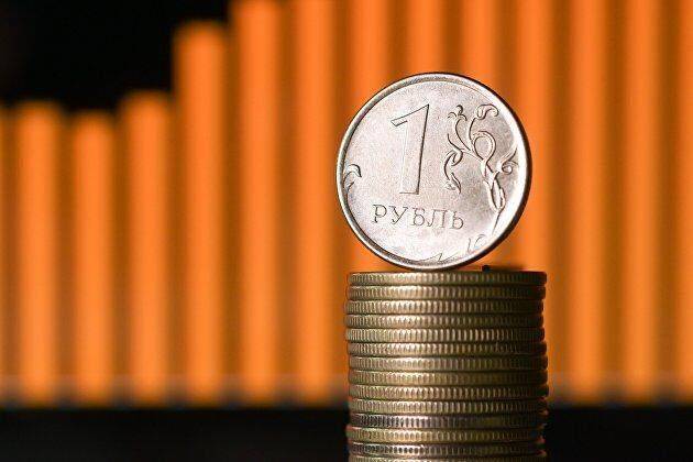 Рубль за апрель вырос к доллару на 12,06 рубля, к евро - на 17,75 рубля