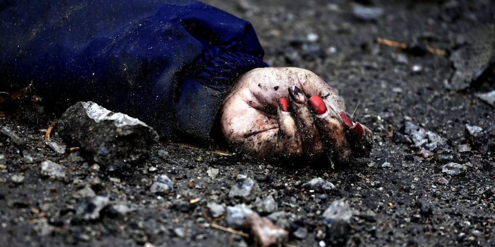 «Ад 21-го века. Тела расстрелянных мужчин и женщин со связанными руками». Подоляк об убийствах оккупантами мирных жителей под Киевом