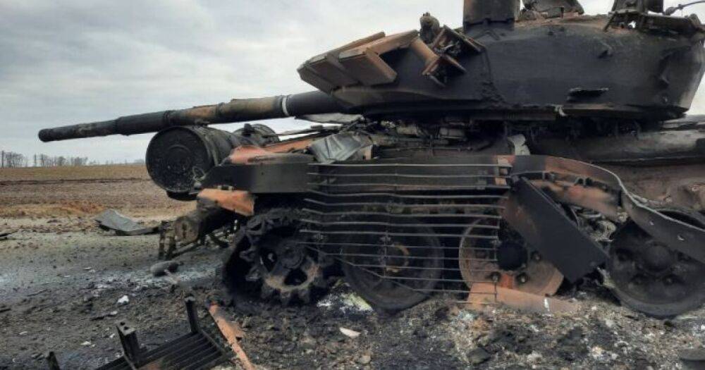 Оккупанты потеряли в Украине уже более тысячи танков: за сутки больше всего возле Изюма (ВИДЕО)