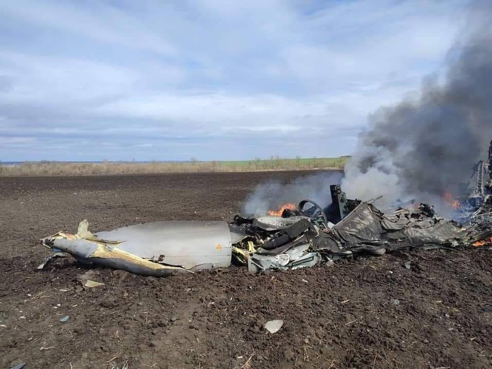 Украинские военные за прошедшие сутки уничтожили две крылатые ракеты, вертолет и два самолета