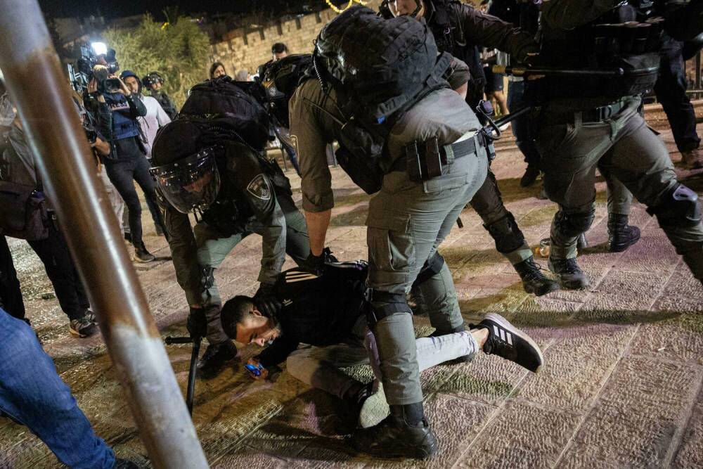 Напряженная ночь у Шхемских ворот: столкновения с полицией и аресты