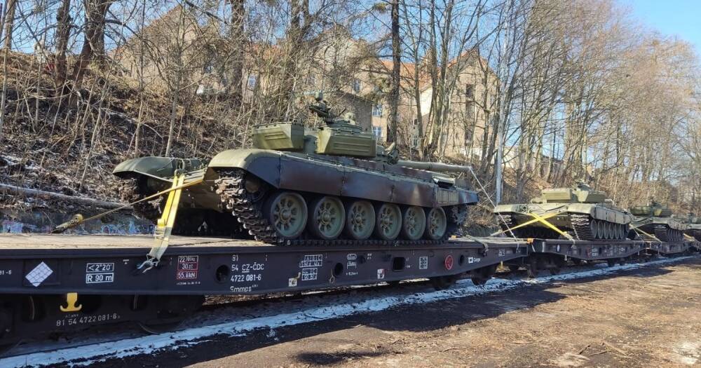 Чехия передала Украине танки и БМП: что известно (видео)