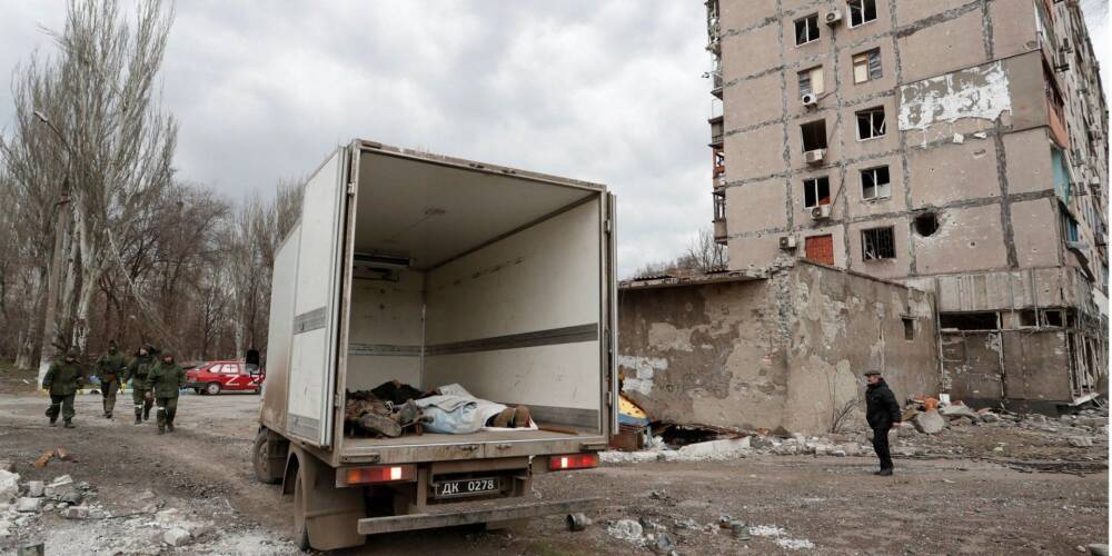 Сжигают тела своих жертв. В Мариуполе российские оккупанты запустили мобильные крематории — горсовет