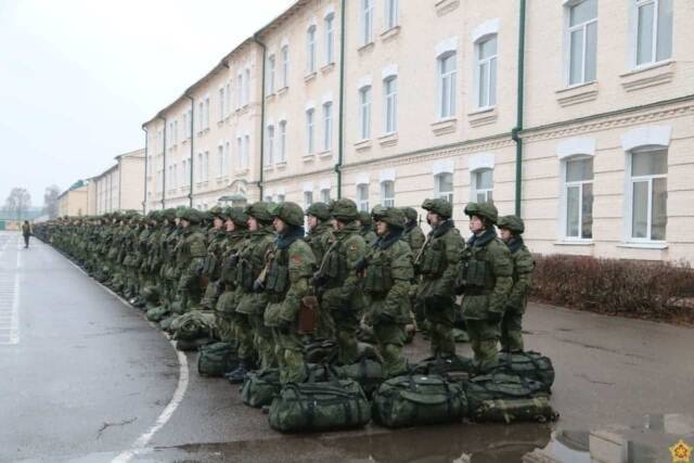 Беларусь начала выводить свои войска из пунктов постоянной дислокации на полигоны, — Генштаб