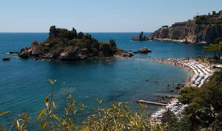 Самые красивые пляжи Сицилии: очаровательные места, где море встречает сушу