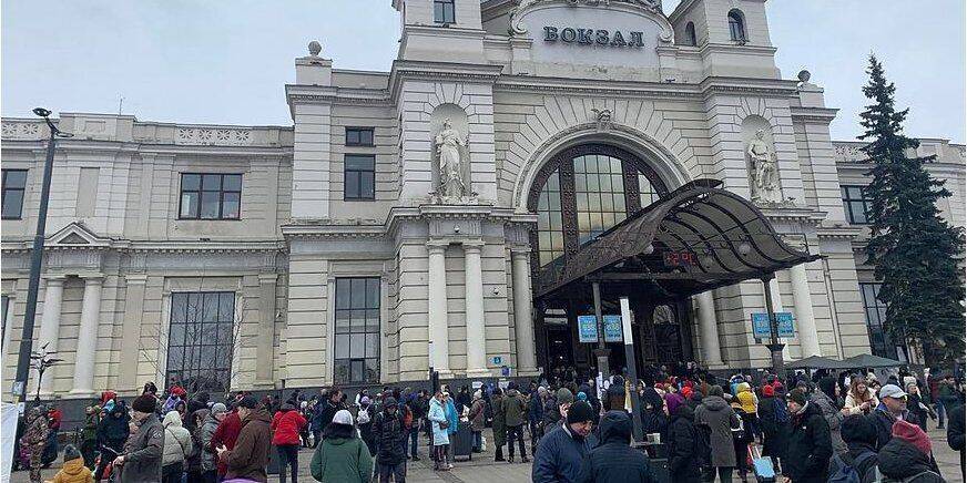 Во Львов из Краматорска едут почти 2,5 тысяч человек в поезде на 800 мест