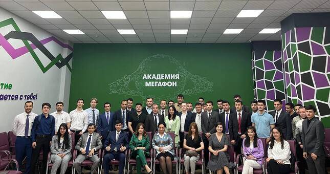 Таджикские студенты создадут электронное правительство страны