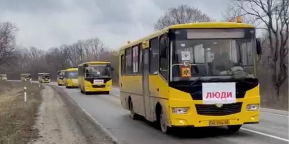 Полицейские и волонтеры Днепропетровской области эвакуировали более ста человек из Краматорска и Дружковки