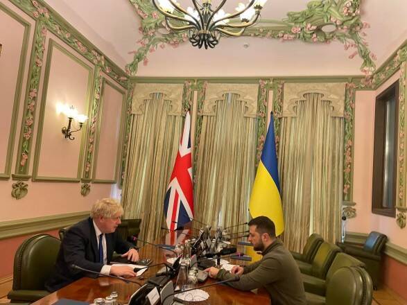 Британский премьер Борис Джонсон прибыл в Киев. Сейчас у него встреча «тет-а-тет» с Зеленским