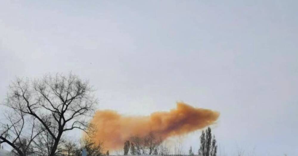 Даже природа помогает: На Луганщине ветер погнал облако с азотной кислотой в сторону РФ