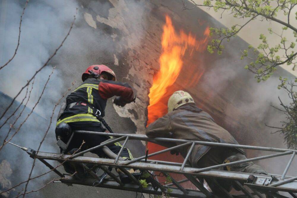 За последние сутки на Харьковщине из-за обстрелов произошло 15 пожаров
