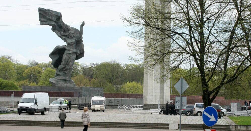 Депутат Рижской думы предлагает демонтировать памятник освободителям
