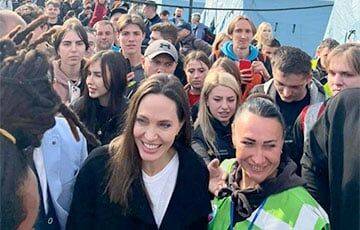 В России «захлебнулись» от зависти из-за визита Анджелины Джоли в Украину