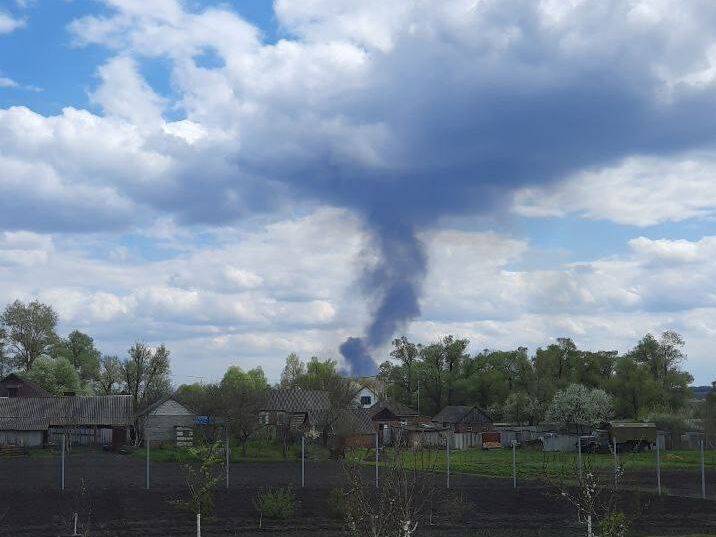 В Белгородской области раздались взрывы, местные власти заявили о "пожаре на объекте минобороны". Фото, видео