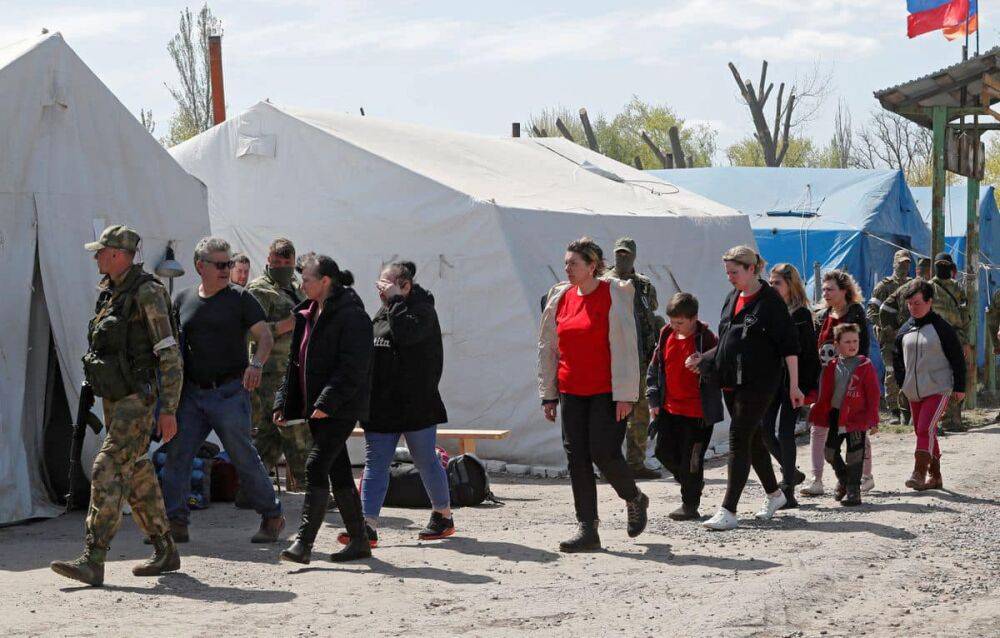 Появились первые фото эвакуации гражданских с Азовстали