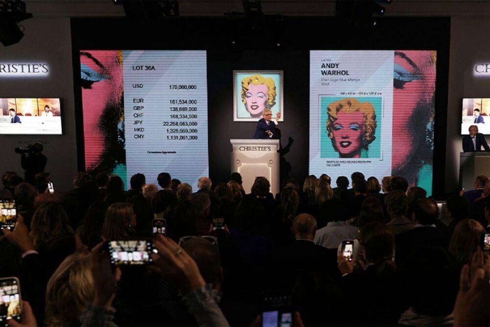 Знаменитое шелкографическое полотно Энди Уорхола «Мэрилин» продали на аукционе за рекордные $195 млн