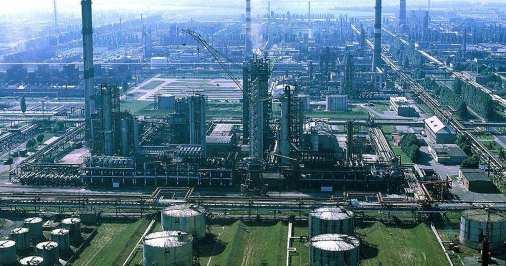 Коболев: Было бы правильно возобновить работу хотя бы одного нефтеперерабатывающего завода
