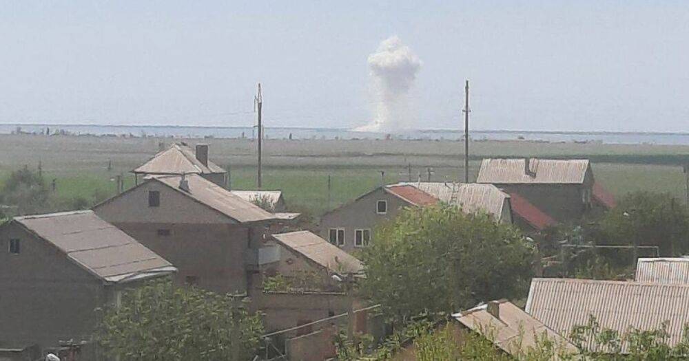 На севере Крыма прогремело несколько взрывов
