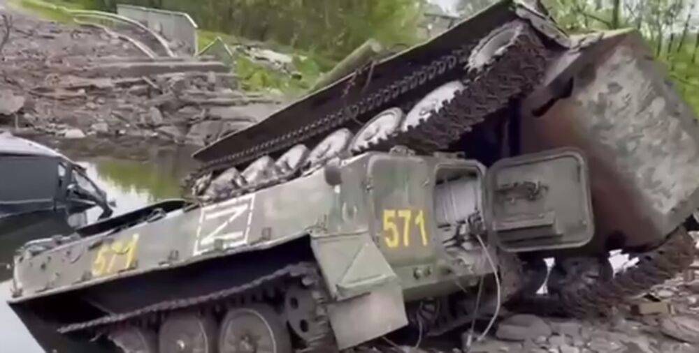ВСУ мощно погнали орков - ныряли с моста на броне: под Харьковом освобождено 5 сел - оккупанты крепко выхватили