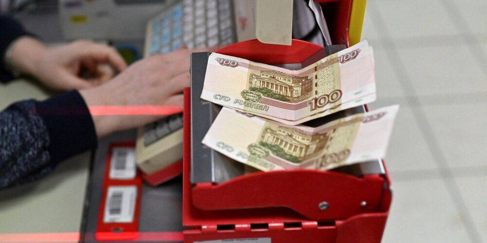 Пиррова победа. Российский рубль стал самой эффективной валютой года по версии Bloomberg