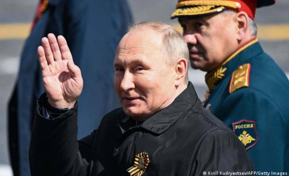 "Старий маразматик": росіяни діляться враженнями від військового параду та промови Путіна