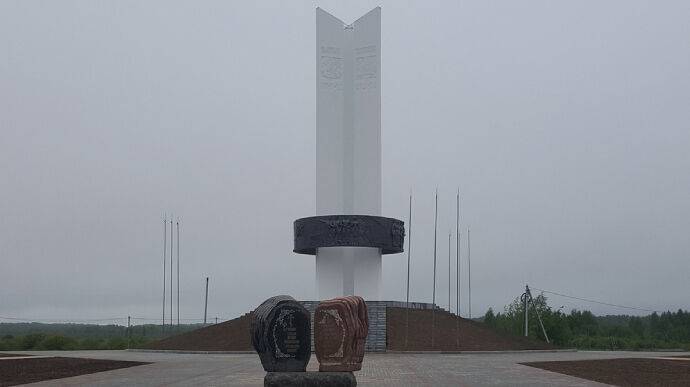 Монумент "Три сестры" на границе Украины, РФ и Беларуси ликвидируют