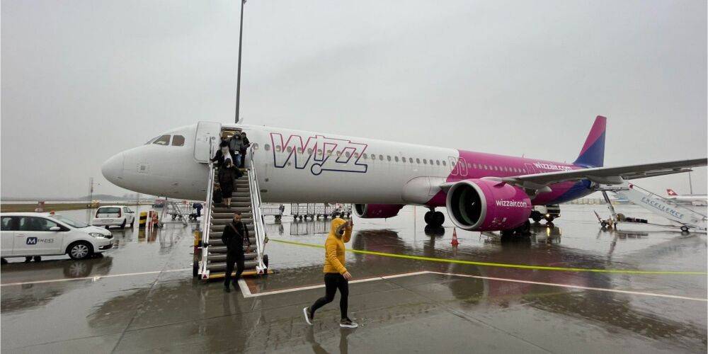 Wizz Air выделяет 10 тысяч бесплатных билетов для украинских беженцев, которые летят в Британию