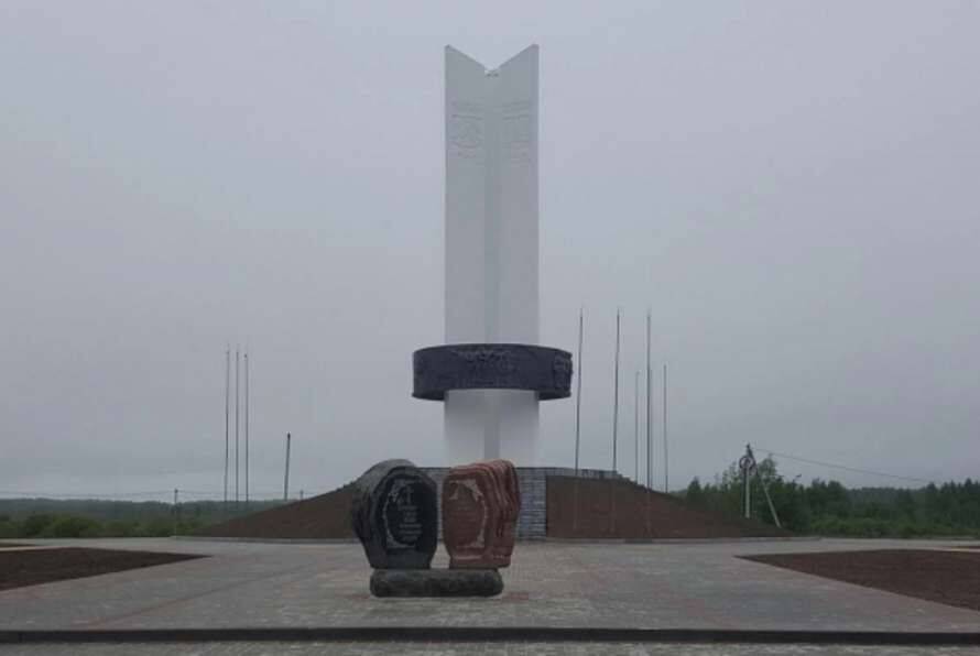 На Черниговщине демонтируют монумент «дружбы народов» трех стран