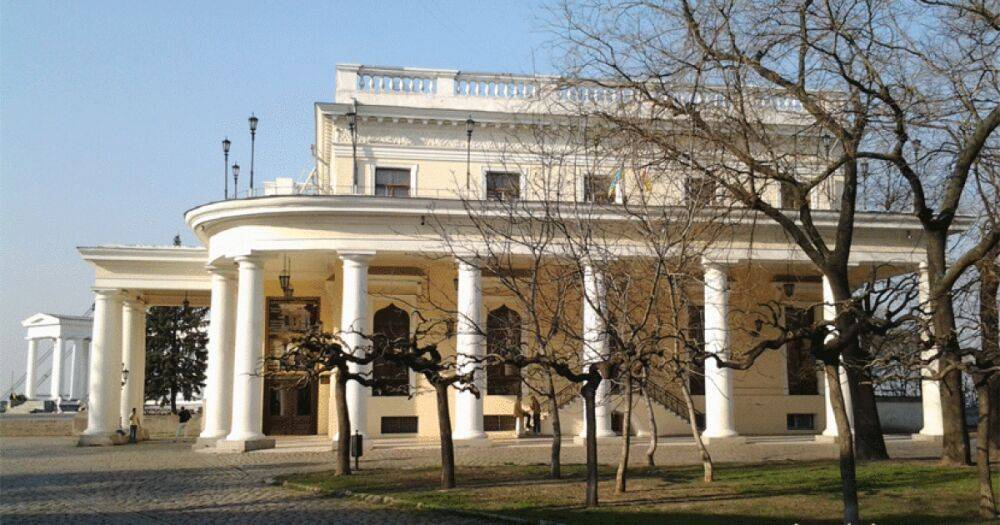 В Одессе из-за российских обстрелов пострадал Воронцовский дворец (ВИДЕО)