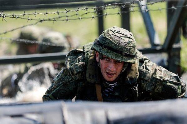 Неизвестные забросали коктейлями Молотова военкомат в центре Омска