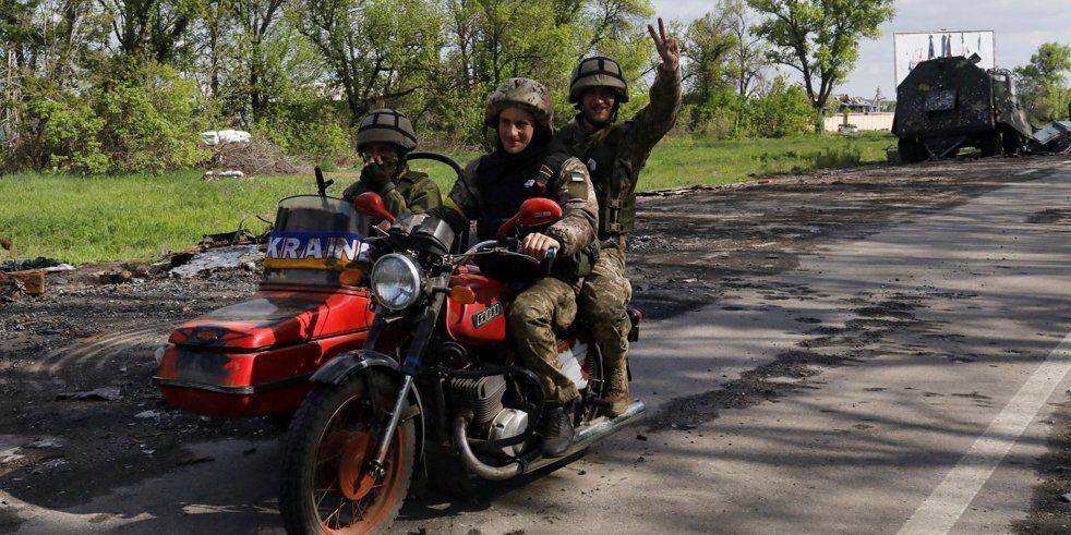 «На трех локациях продолжаются бои». Украинские защитники отразили десять атак оккупантов на Донбассе — штаб ООС