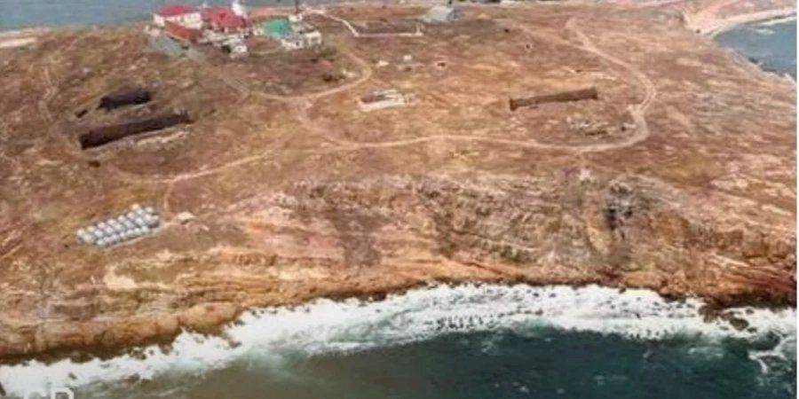 На острове Змеиный россияне пытаются установить системы ПВО — Одесская ОВА