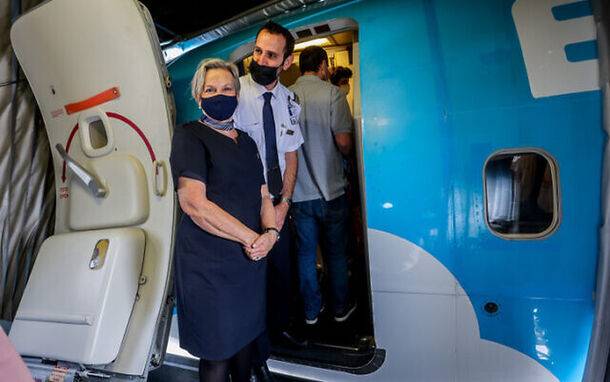 Израиль намерен отменить требование об использовании масок во время авиаперелетов