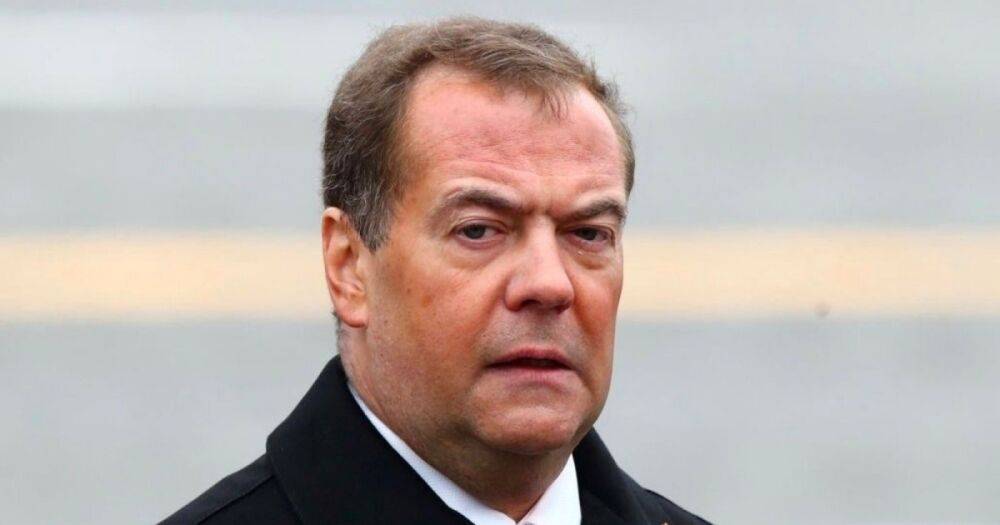 Медведев пригрозил ядерным оружием и не исключил казни украинцев на Красной площади