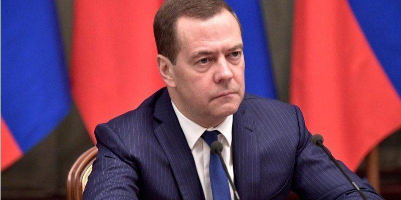 Медведев: России наплевать на непризнание изменения границ Украины со стороны G7
