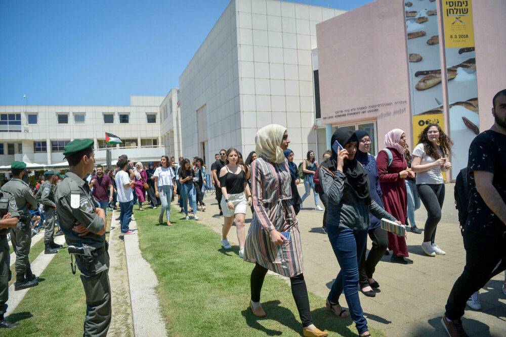 Еврейские и арабские демонстранты подрались возле Тель-авивского университета