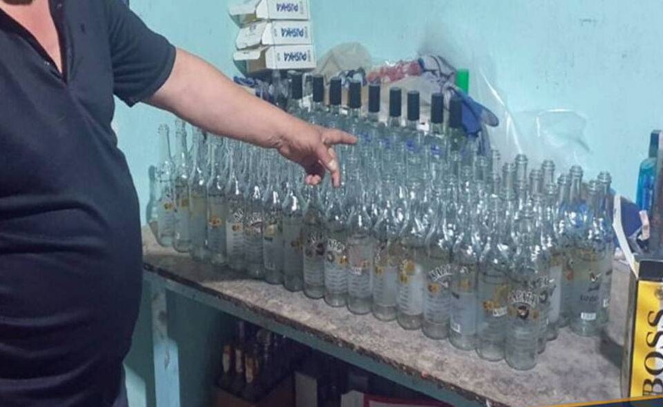 В Самаркандской области обнаружили крупный подпольный цех, производивший паленую водку