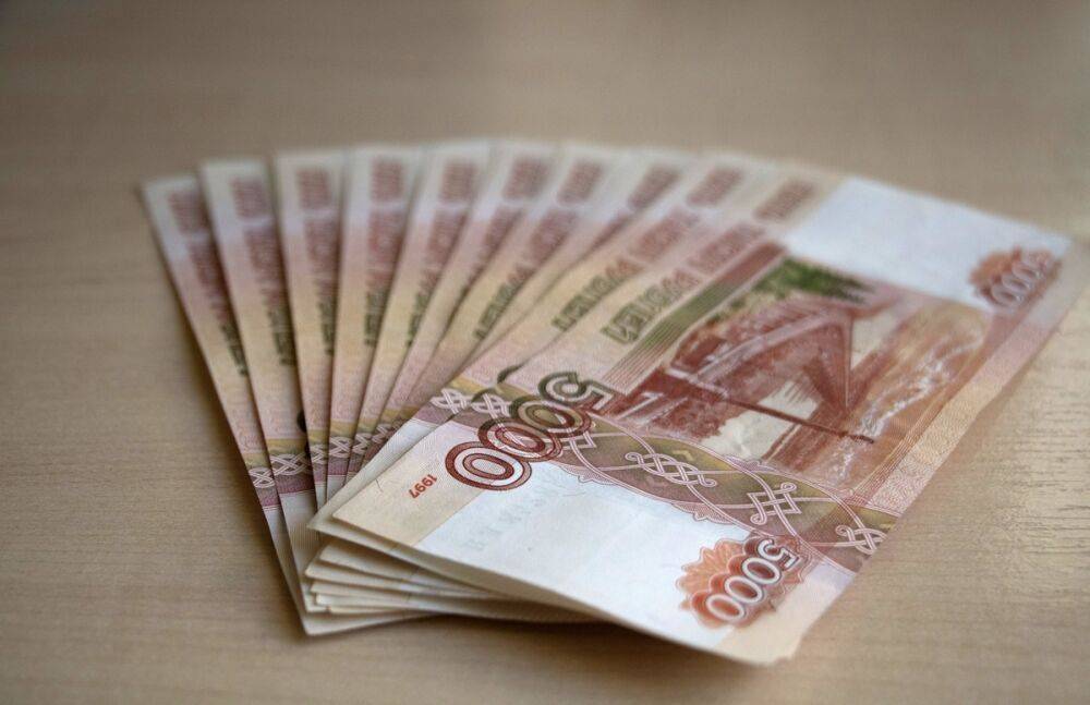 900 тысяч рублей задолжали два нижегородских предприятия своим сотрудникам