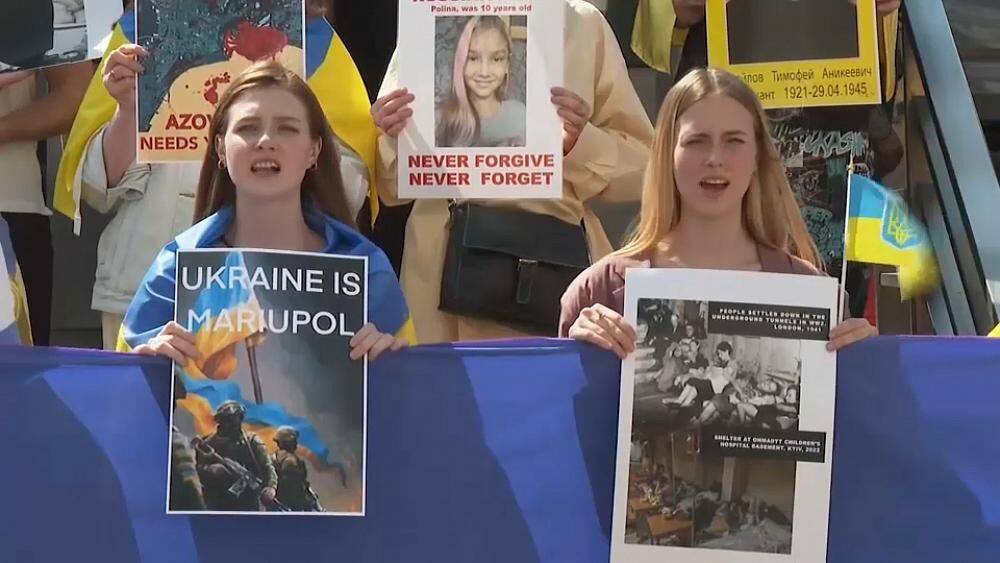 Антивоенные акции в поддержку Украины