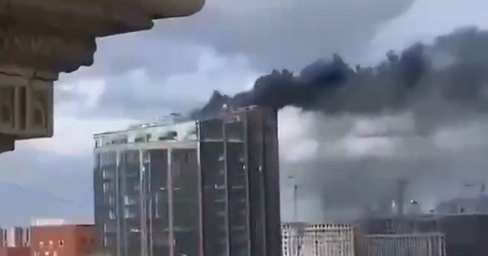 На юге Москвы горит бизнец-центр DM Tower (видео)
