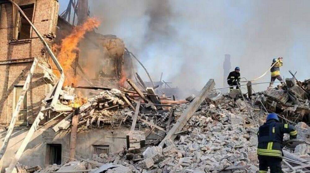 Артобстрелы Северодонецка и Лисичанска: пожар в нескольких зданиях