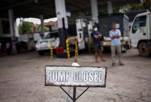 Премьер Шри-Ланки: бензина осталось только на один день